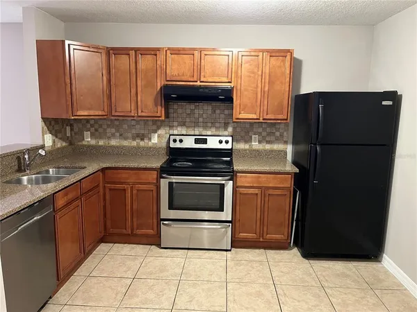 $2,100 | 4960 Warrior Lane, Kissimmee, FL 34746