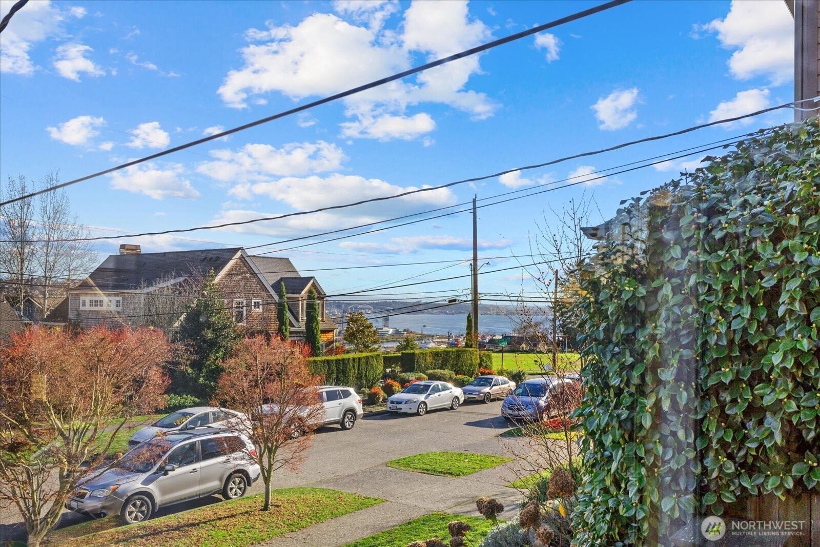 2515 27th Avenue West Seattle, WA 98199 - Photo 11 of 39