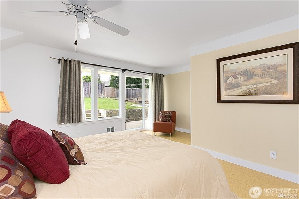 2515 27th Avenue West Seattle, WA 98199 - Photo 20 of 39