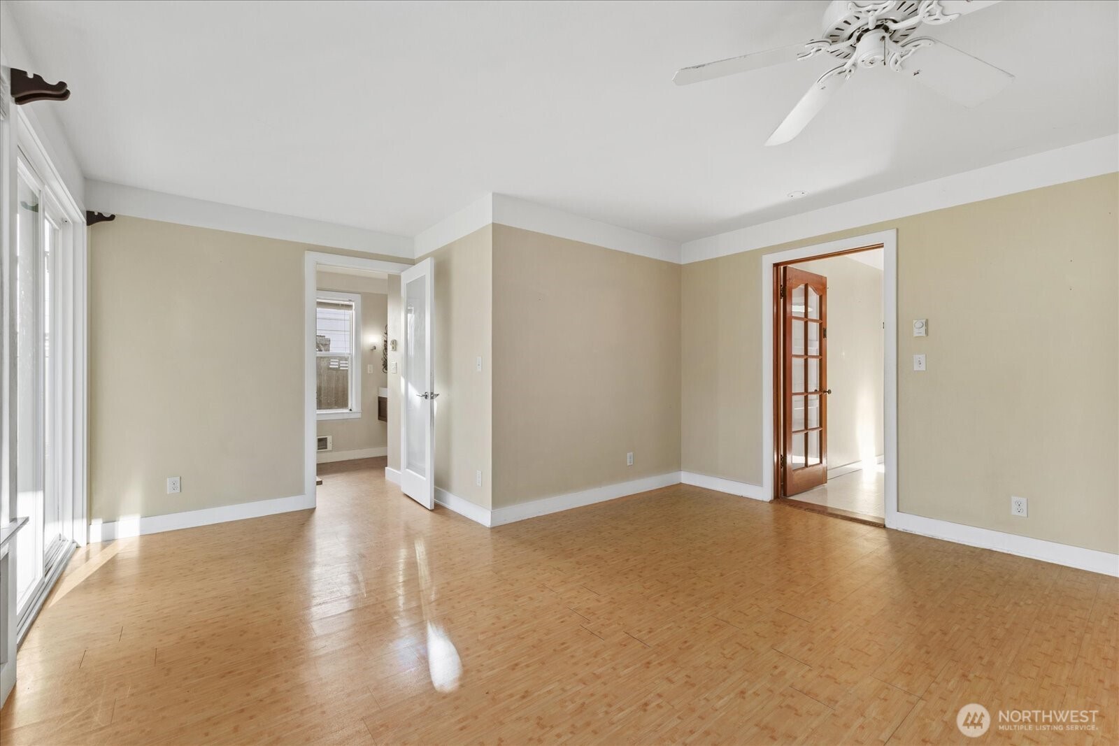 2515 27th Avenue West Seattle, WA 98199 - Photo 21 of 39