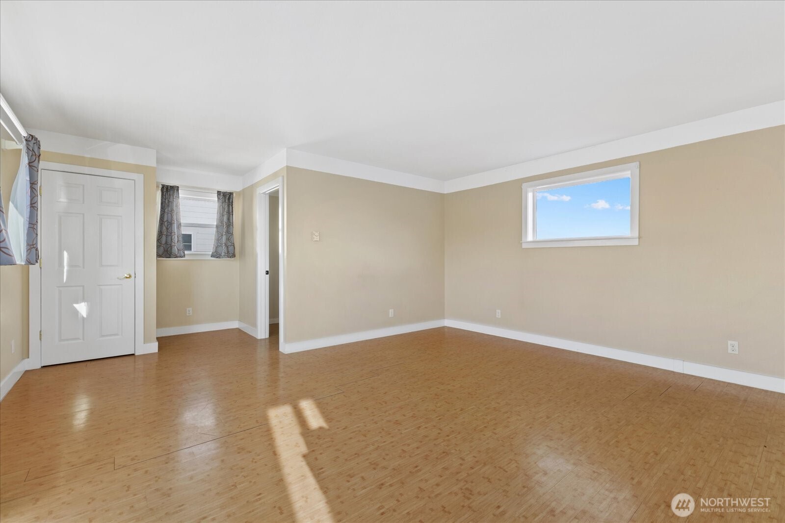 2515 27th Avenue West Seattle, WA 98199 - Photo 25 of 39