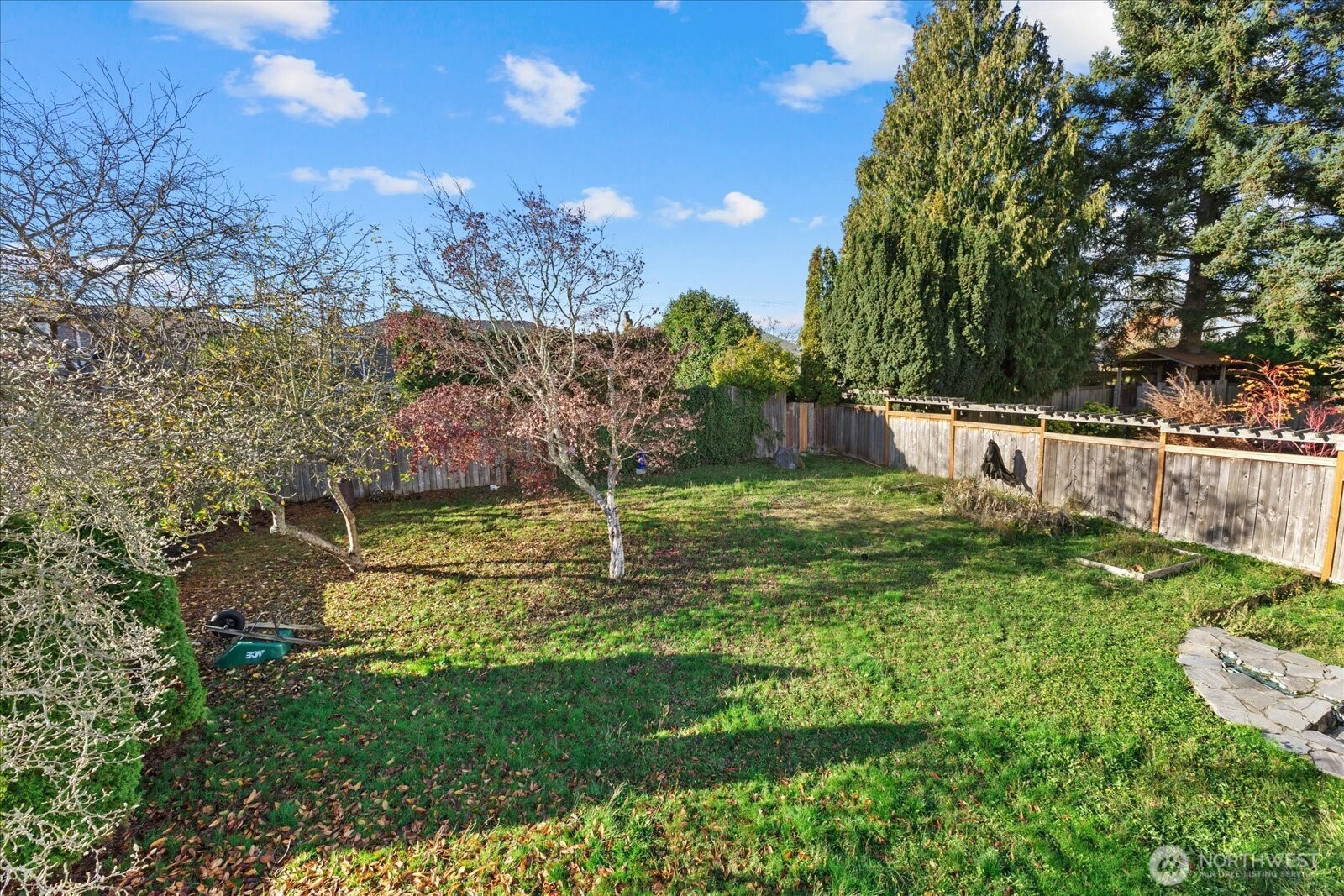 2515 27th Avenue West Seattle, WA 98199 - Photo 32 of 39