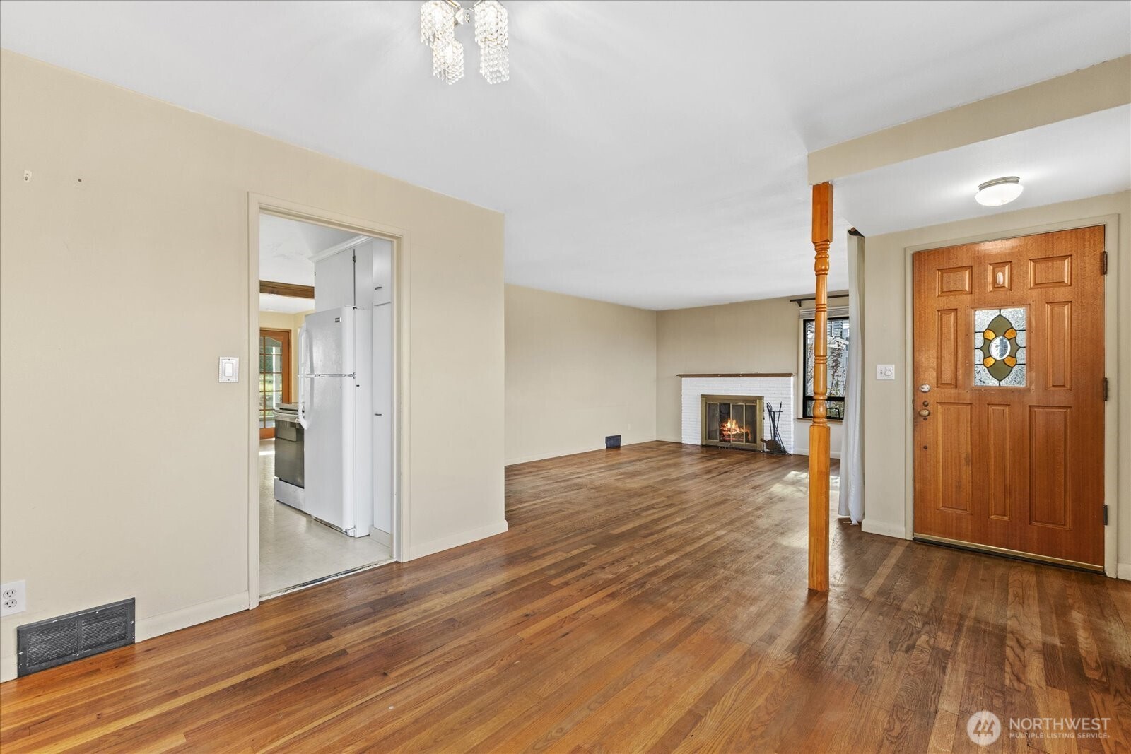 2515 27th Avenue West Seattle, WA 98199 - Photo 5 of 39