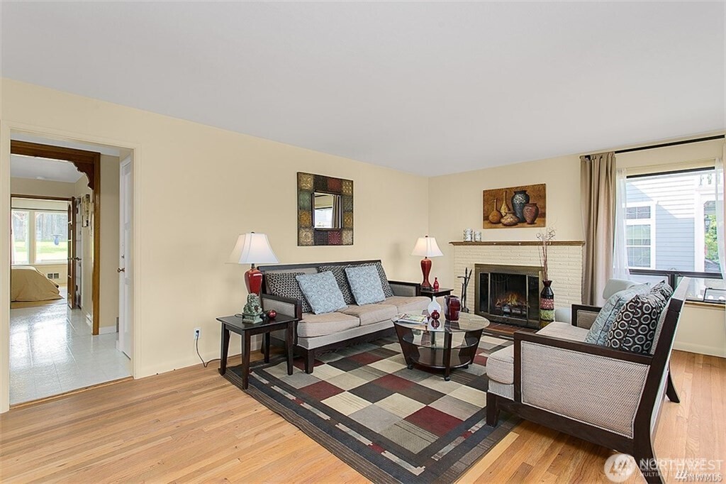 2515 27th Avenue West Seattle, WA 98199 - Photo 9 of 39