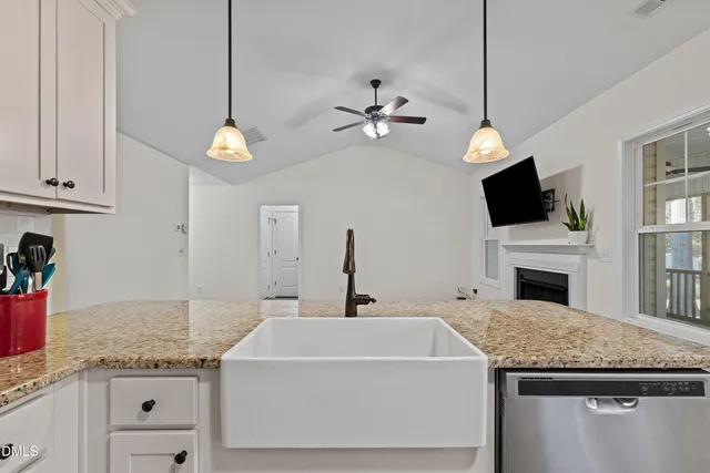 $309,000 | 102 Lakeview Drive, Four Oaks, NC 27524