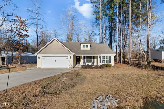 $309,000 | 102 Lakeview Drive, Four Oaks, NC 27524