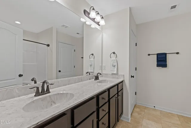 $309,000 | 102 Lakeview Drive, Four Oaks, NC 27524