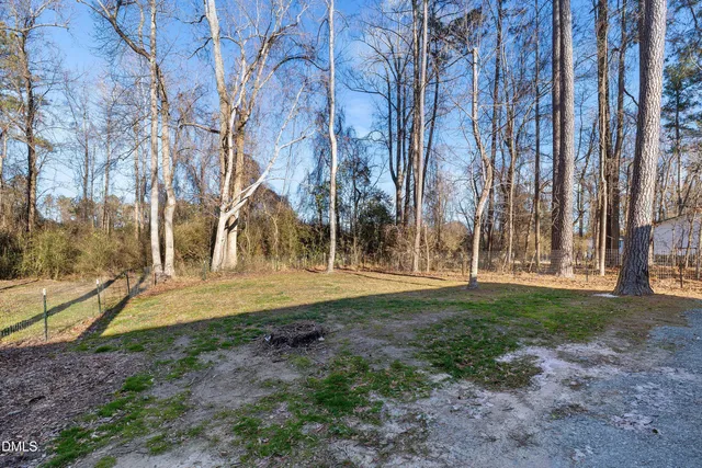 $309,000 | 102 Lakeview Drive, Four Oaks, NC 27524