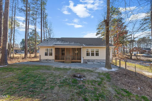 $309,000 | 102 Lakeview Drive, Four Oaks, NC 27524