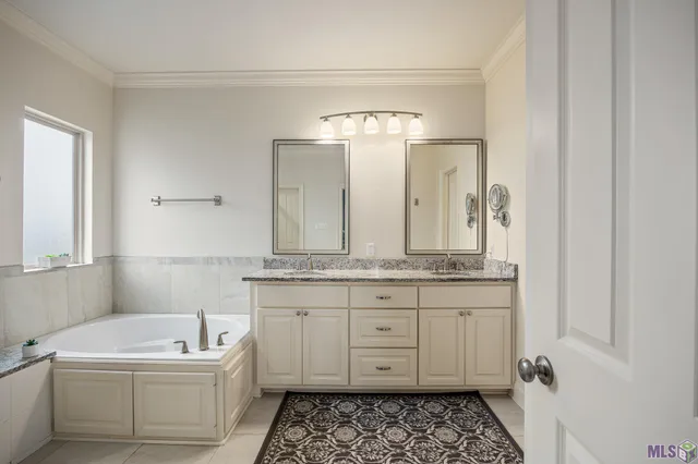 $360,000 | 12127 Rotterdam Avenue, Geismar, LA 70734