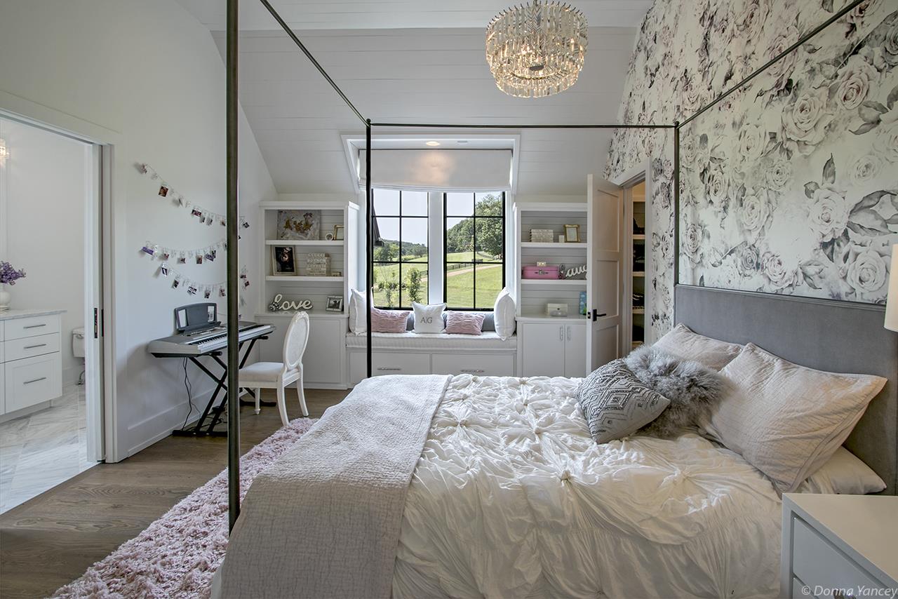 5747 Garrison Road Franklin, TN 37064 - Photo 20 of 30 a bedroom with a bed and a table with chair