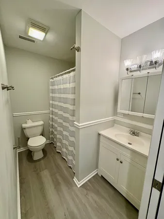 $1,995 | 1482 Stonebridge Circle, Unit C3, Wheaton, IL 60189