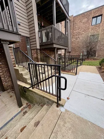 $1,995 | 1482 Stonebridge Circle, Unit C3, Wheaton, IL 60189