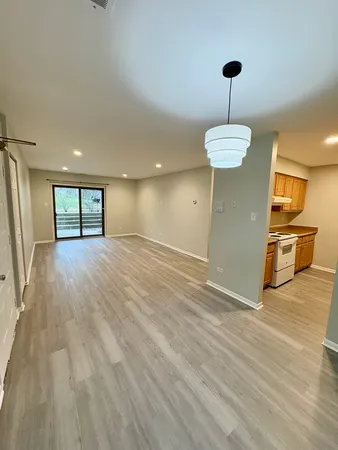 $1,995 | 1482 Stonebridge Circle, Unit C3, Wheaton, IL 60189