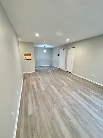 $1,995 | 1482 Stonebridge Circle, Unit C3, Wheaton, IL 60189