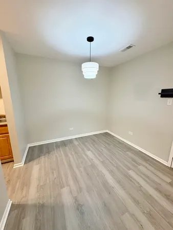 $1,995 | 1482 Stonebridge Circle, Unit C3, Wheaton, IL 60189