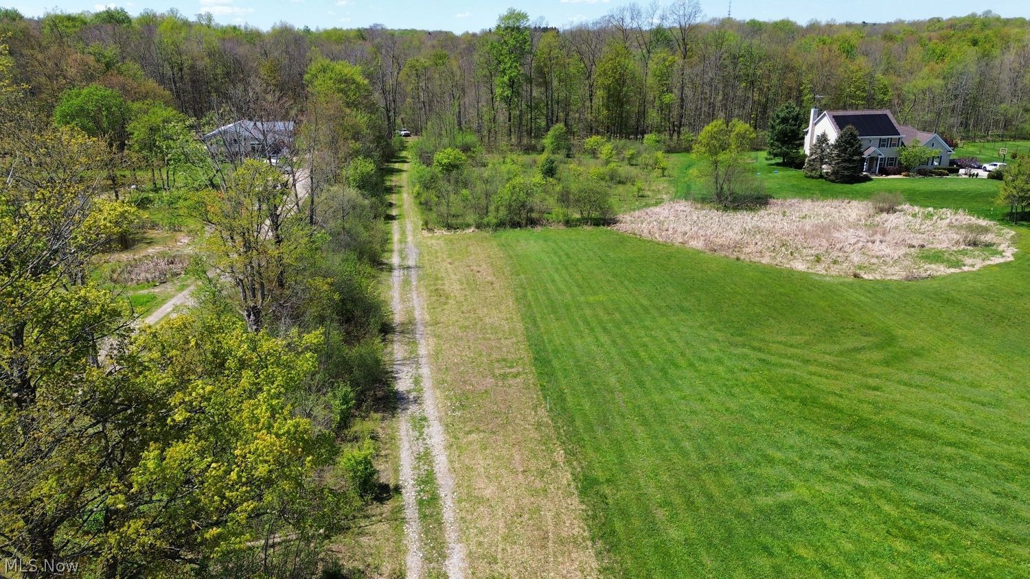 17990 Snyder Road Chagrin Falls, OH 44023 - Photo 2 of 21