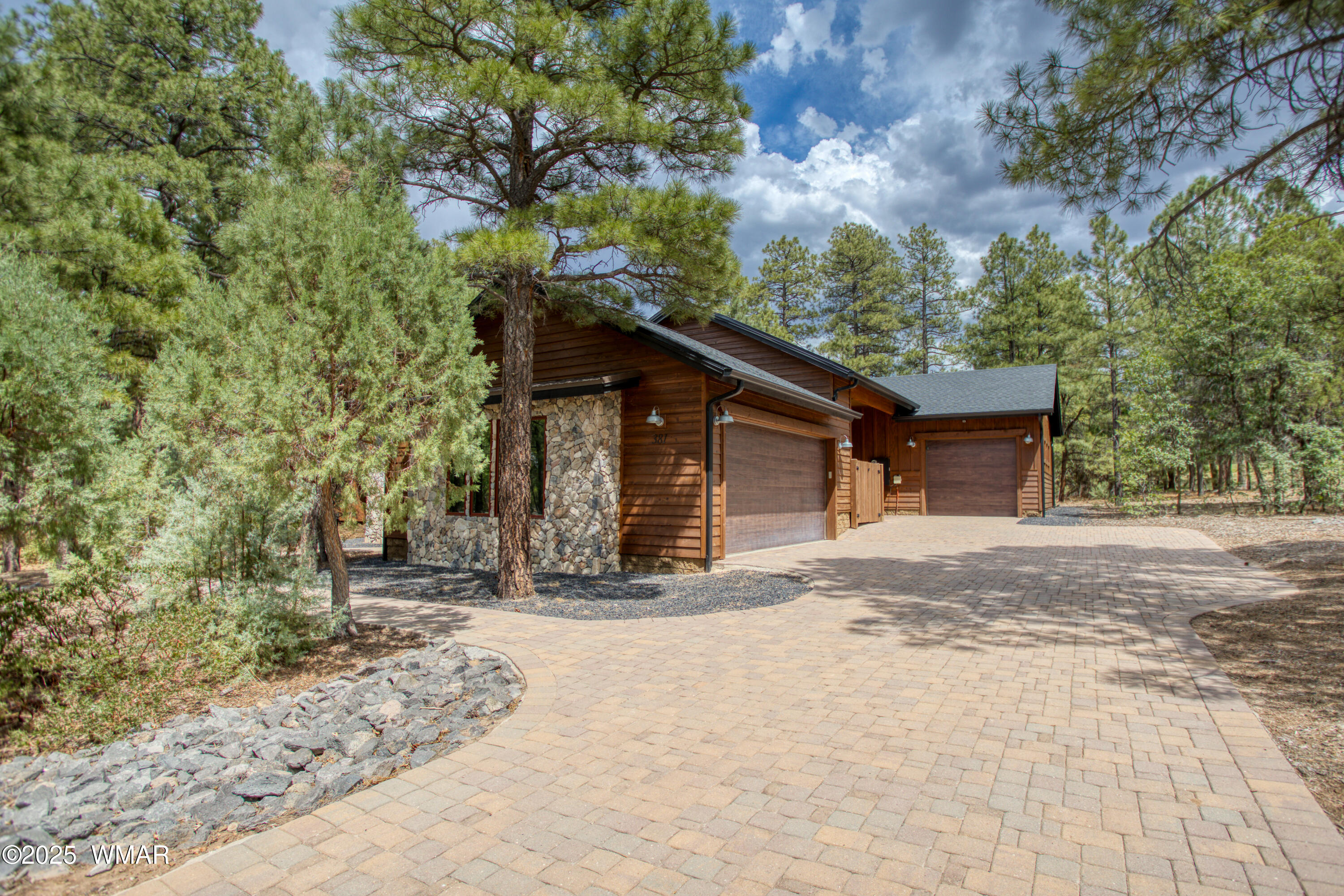 381 South Falling Leaf Road Show Low, AZ 85901 - Photo 3 of 51 Paxmanphoto_PAX_7942