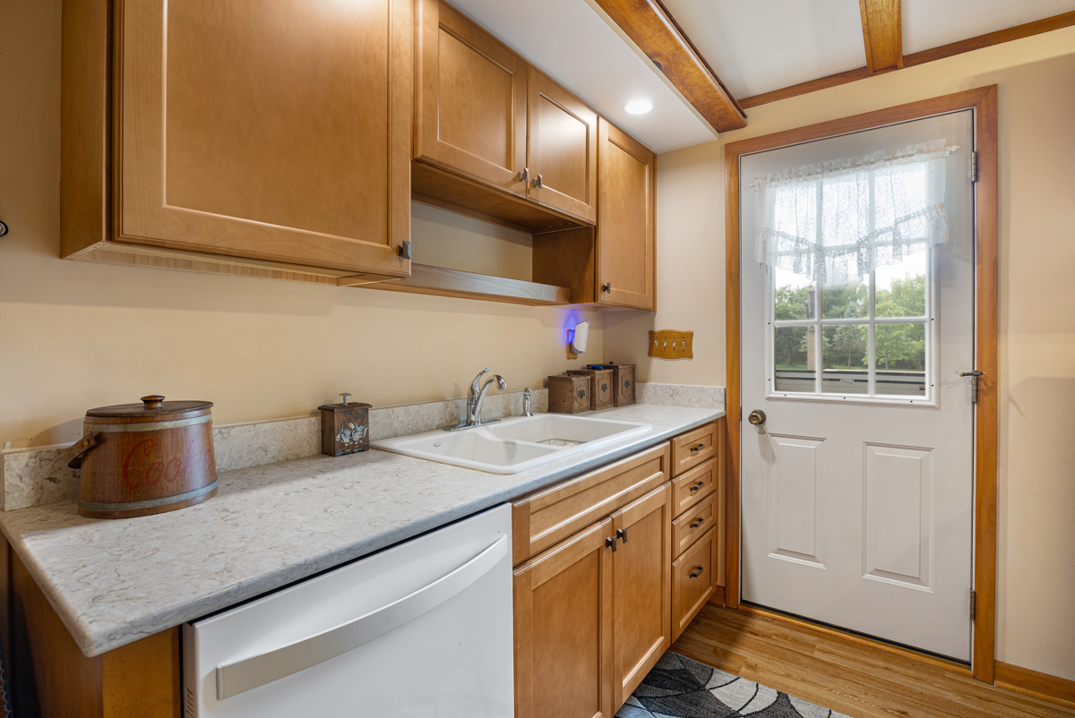 14413 Pleasant Valley Road Woodstock, IL 60098 - Photo 9 of 30