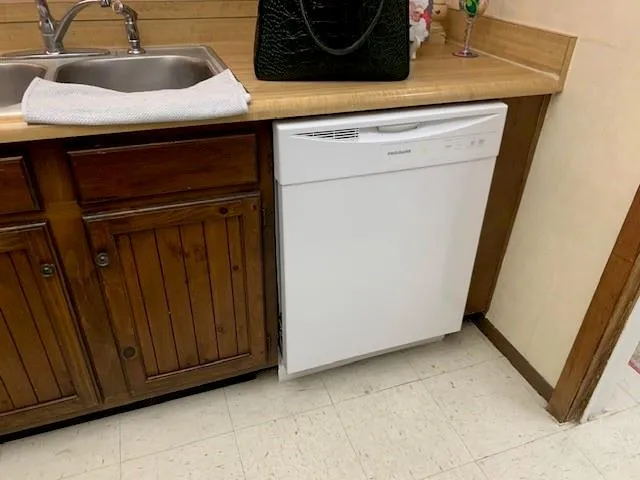 $1,250 | 113 Rosa Avenue, Unit B, Metairie, LA 70005