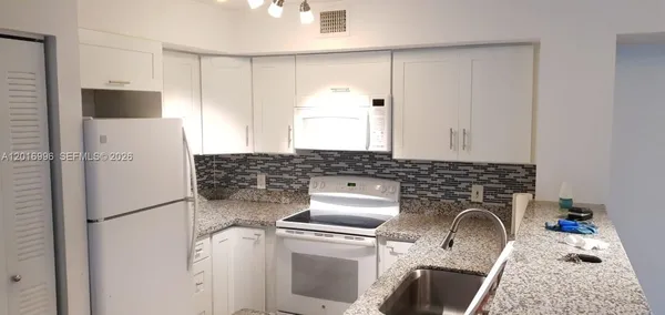 $2,650 | 4560 Northwest 107th Avenue, Unit 10812, Doral, FL 33178