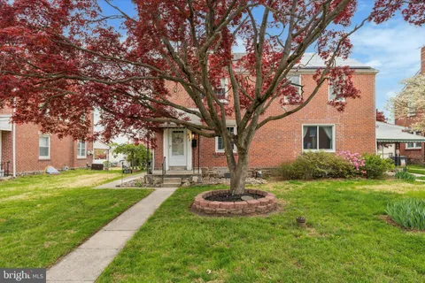 $275,000 | 822 Buttonwood Street, Norristown, PA 19401