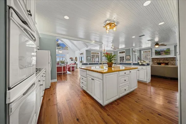 $2,350,000 | 1200 Peninsula Drive, Tavares, FL 32778