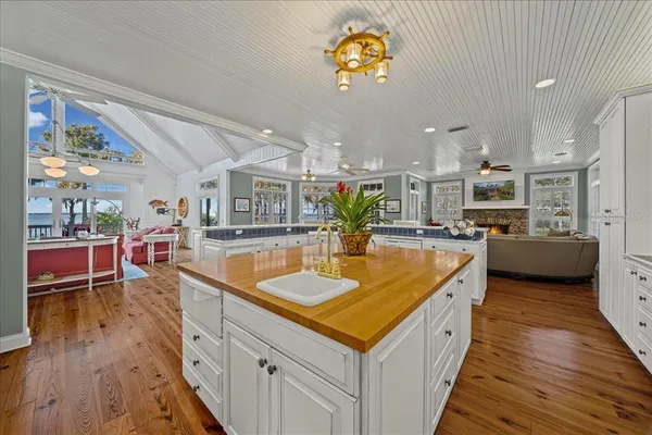 $2,350,000 | 1200 Peninsula Drive, Tavares, FL 32778