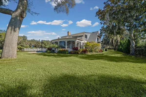 $2,350,000 | 1200 Peninsula Drive, Tavares, FL 32778