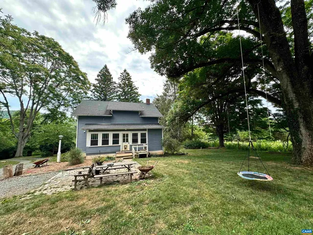 $2,495 | 3832 Scottsville Road, Charlottesville, VA 22902