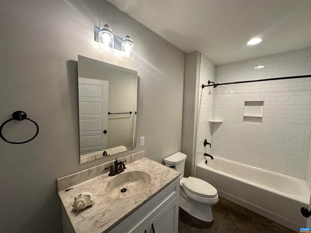 $2,495 | 3832 Scottsville Road, Charlottesville, VA 22902