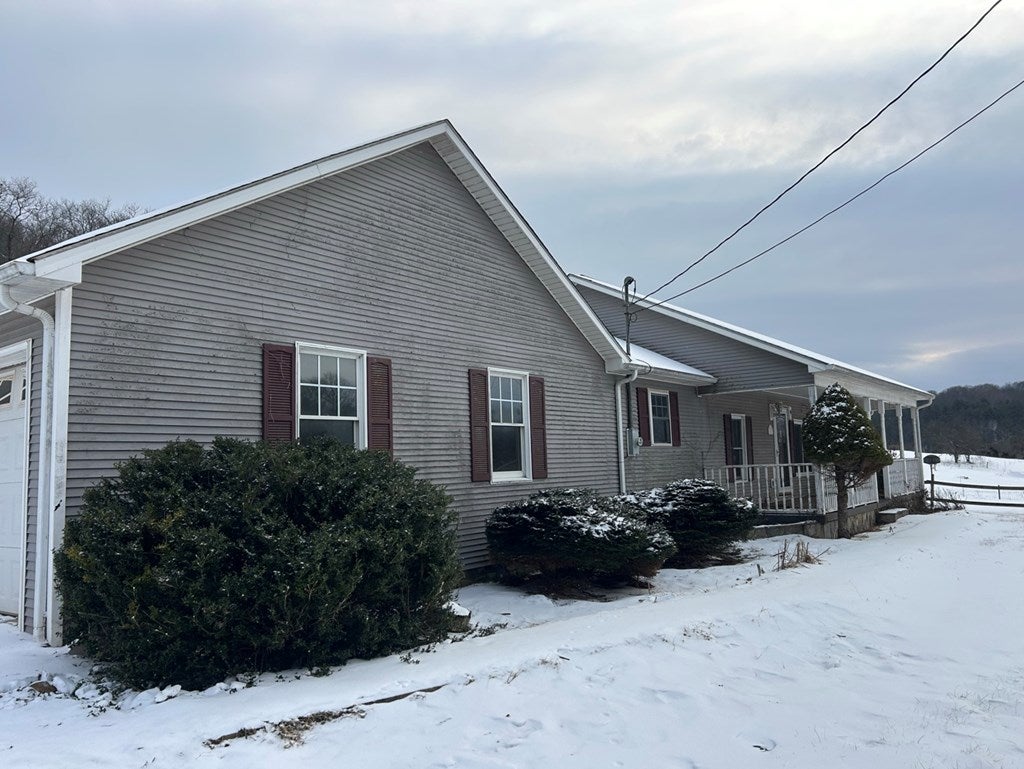 1081 Sanders Mines Road Max Meadows, VA 24360 - Photo 3 of 14 Gallery Image 3