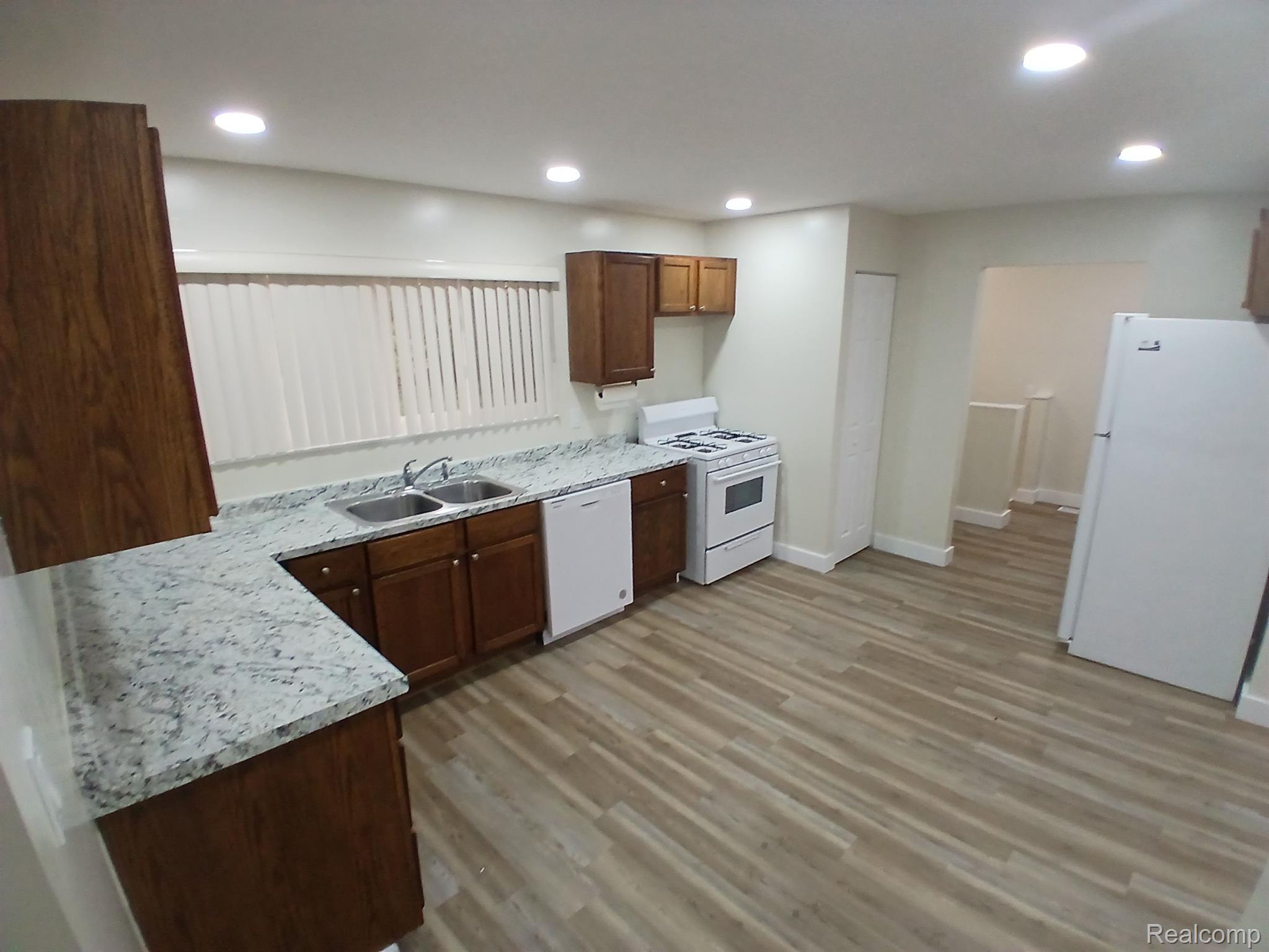 31745 Beverly Road Romulus, MI 48174 - Photo 20 of 70 Gallery Image 20