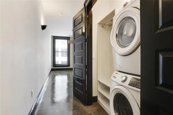 $2,200 | 419 Carondelet Street, Unit 402, New Orleans, LA 70139