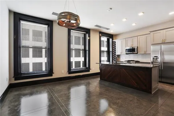 $2,200 | 419 Carondelet Street, Unit 402, New Orleans, LA 70139