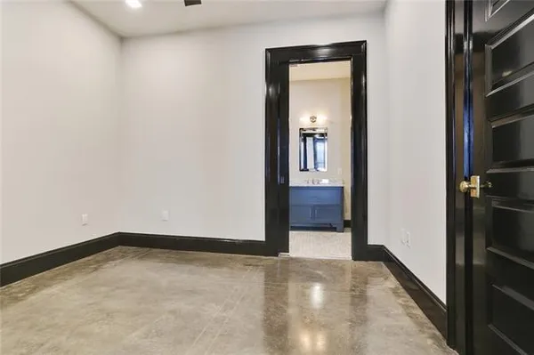 $2,200 | 419 Carondelet Street, Unit 402, New Orleans, LA 70139