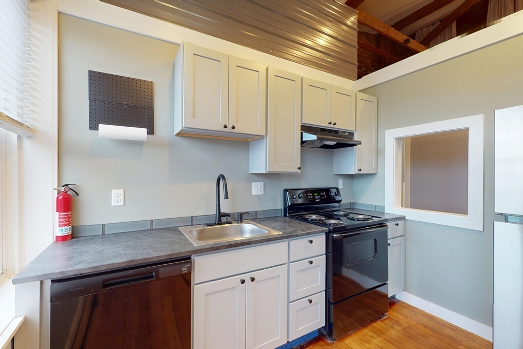 245 Main Street, Unit 3 Northampton, MA 01060 - Photo 18 of 31