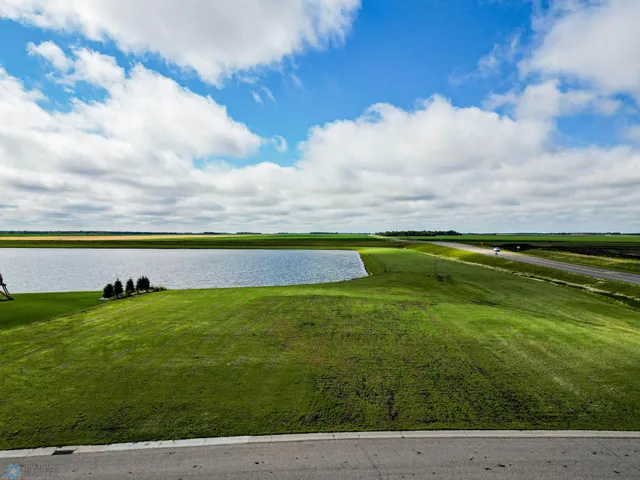 $249,900 | Tbd South Schnell Drive, Oxbow, ND 58047
