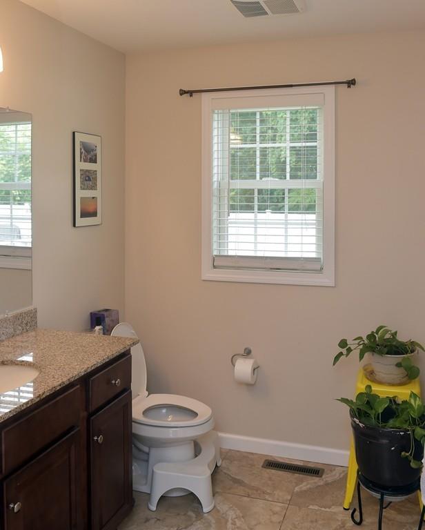 146 Naismith Street Springfield, MA 01104 - Photo 9 of 26 Gallery Image 9
