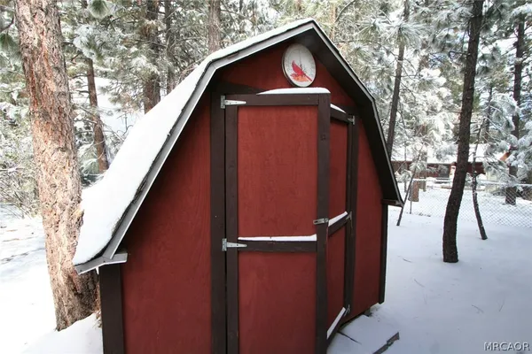 $2,000 | 417 West Sherwood Boulevard, Big Bear City, CA 92314