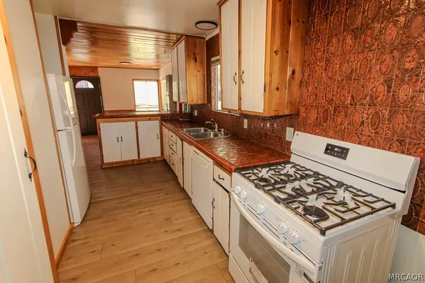 $2,000 | 417 West Sherwood Boulevard, Big Bear City, CA 92314