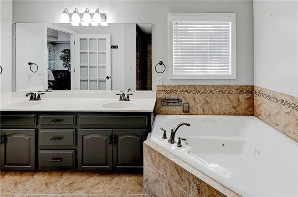 $375,000 | 8505 North McDonald Avenue, Kansas City, MO 64153