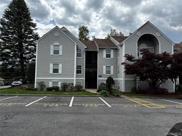 $315,000 | 1155 Washington Green, New Windsor, NY 12553