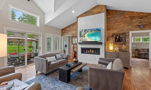 $1,795,000 | 9925 North Country Club Drive, Hayden Lake, ID 83835