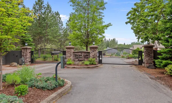 $1,795,000 | 9925 North Country Club Drive, Hayden Lake, ID 83835