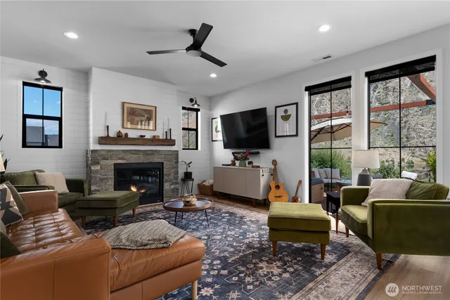 $1,325,250 | 485 Hidden Lane, Chelan, WA 98816