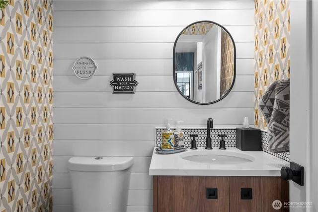 $1,325,250 | 485 Hidden Lane, Chelan, WA 98816