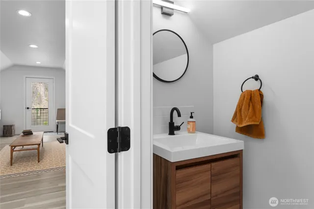 $1,325,250 | 485 Hidden Lane, Chelan, WA 98816