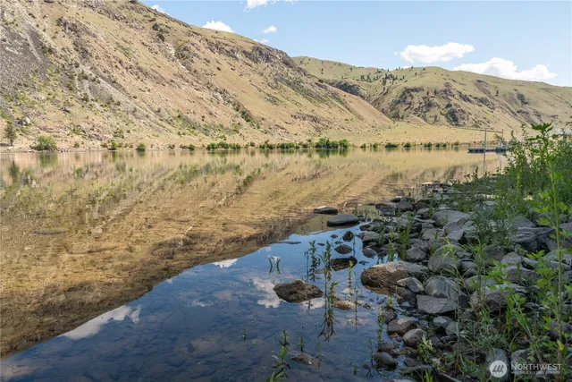 $1,325,250 | 485 Hidden Lane, Chelan, WA 98816