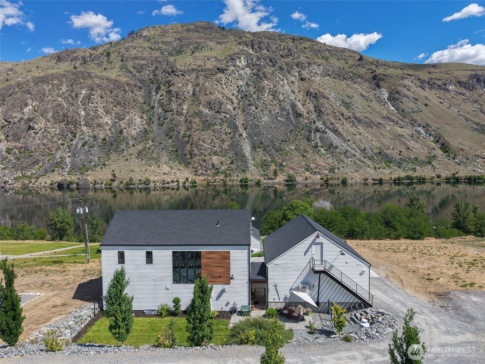 485 Hidden Lane Chelan, WA 98816 - Photo 4 of 40